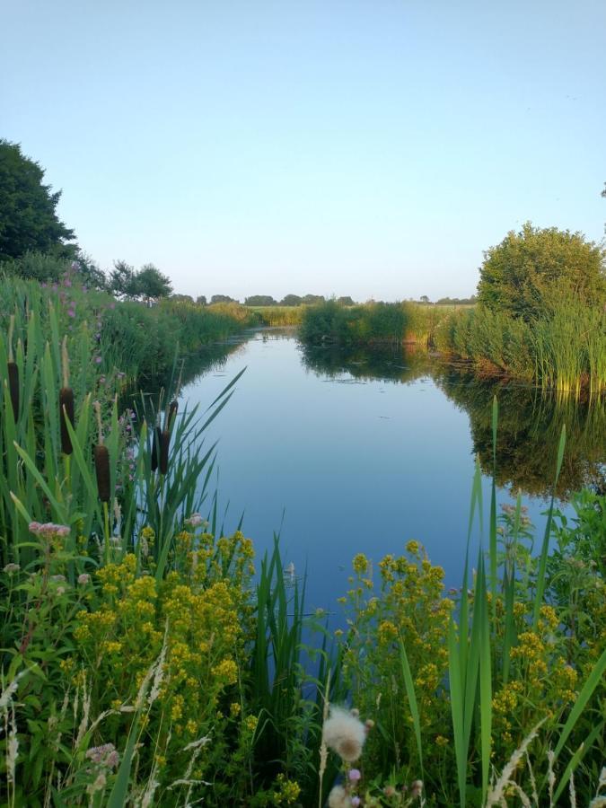 B&Bslapenopeeneiland Kaag ภายนอก รูปภาพ